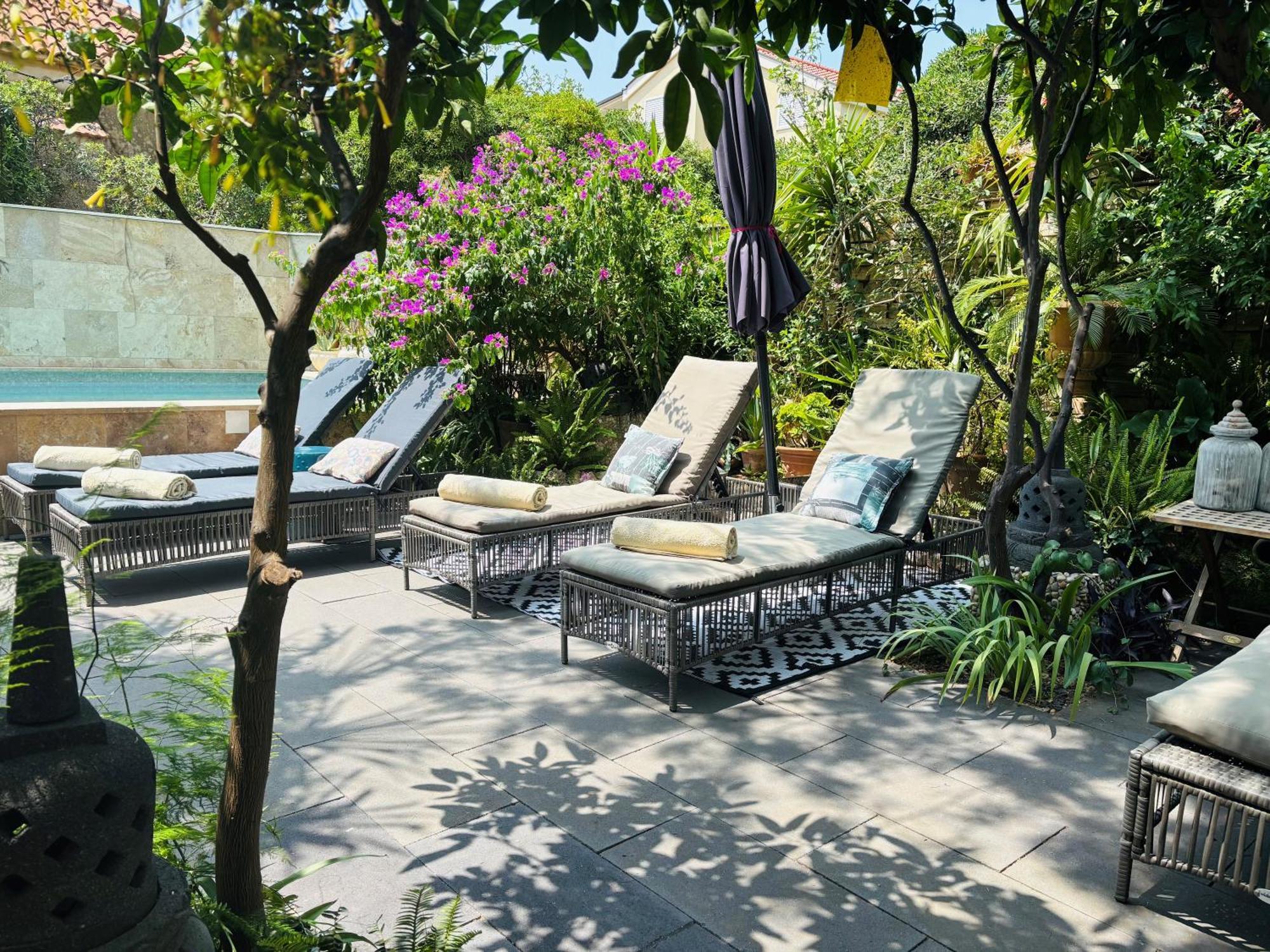 Apartma Luxury Pool By Maryn *